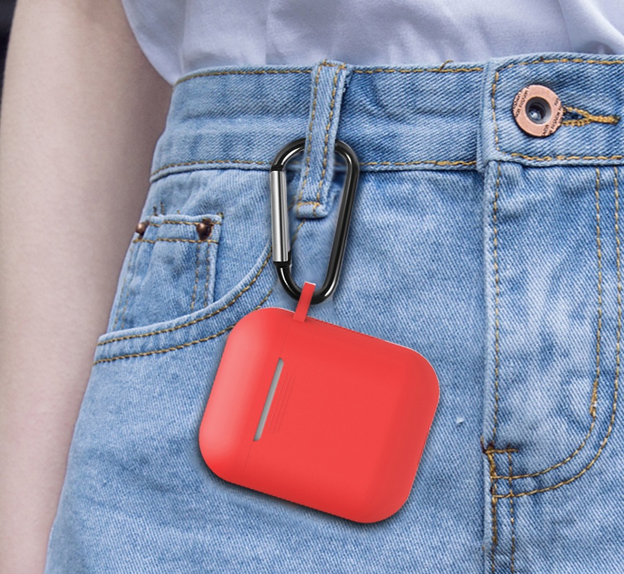 Чехол для беспроводных наушников APPLE AirPods силиконовый с карабином, цвет красный. Чехол для беспроводных наушников APPLE AirPods силиконовый с карабином, цвет красный.