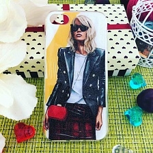 Чехол накладка для APPLE iPhone 7, 8, силикон, рисунок девушка в очках с красной сумкой.