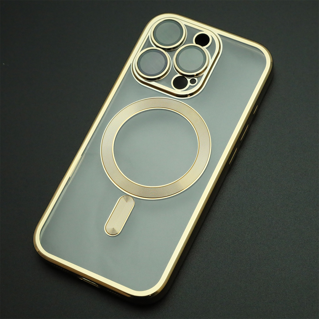 Чехол накладка FASHION CASE для APPLE iPhone 16 Pro, с поддержкой MagSafe, силикон, защита камеры, прозрачный, цвет окантовки золотистый