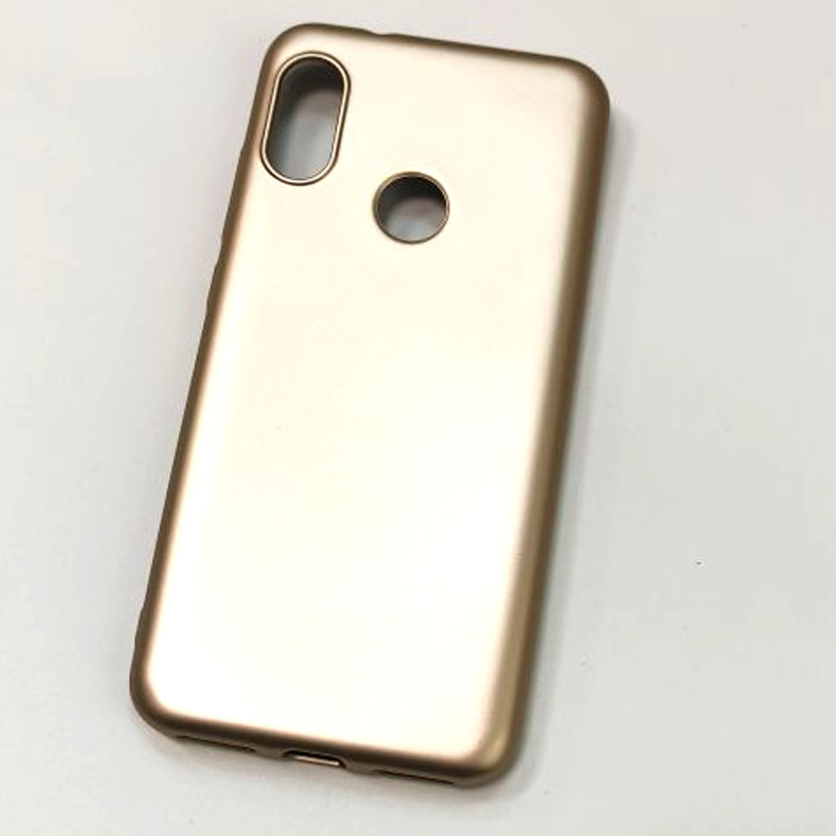 Чехол накладка для XIAOMI Redmi 6 Pro, MI A2 Lite, силикон, цвет золотистый