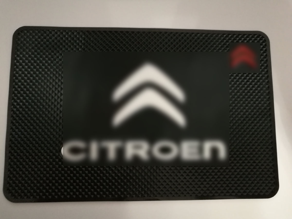 Коврик автомобильный для телефонов авто бренды (цвет=Ситроен) | Все по 150