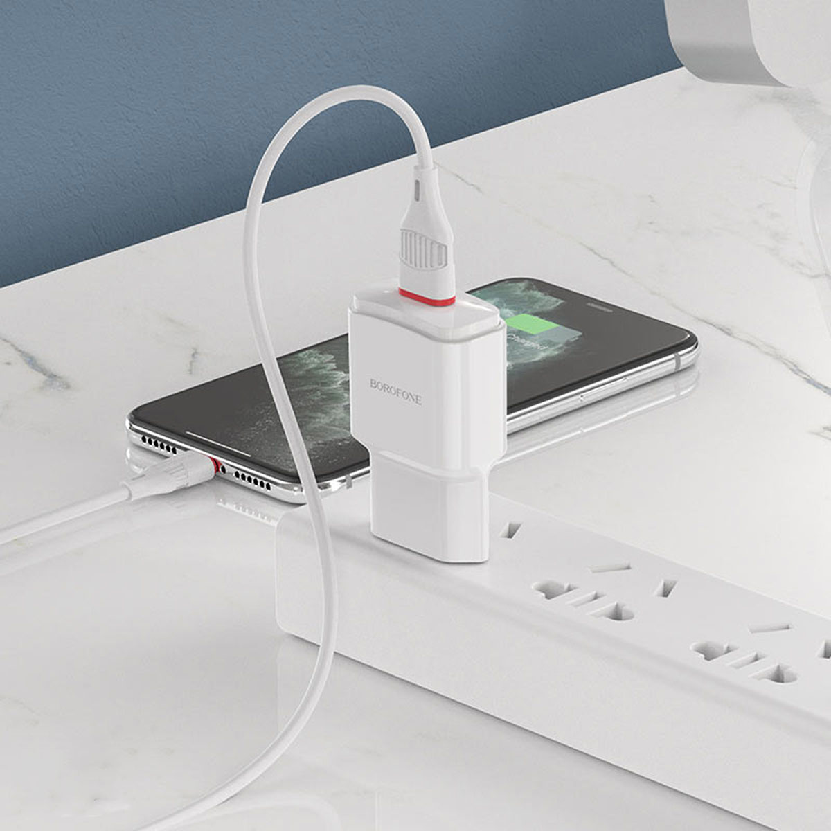 СЗУ (сетевое зарядное устройство) BOROFONE BA48A Orion, с одним USB портом, ток 2.1A, набор с кабелем APPLE Lightning 8-pin, цвет белый
