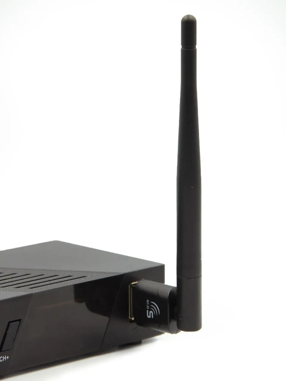 Wi-Fi адаптер SELENGA МT7601 для компьютеров и ТВ приставок, 2.4ГГц, 802.11b/g/n, 150Мбит/сек, USB 2.0, с антенной, цвет черный