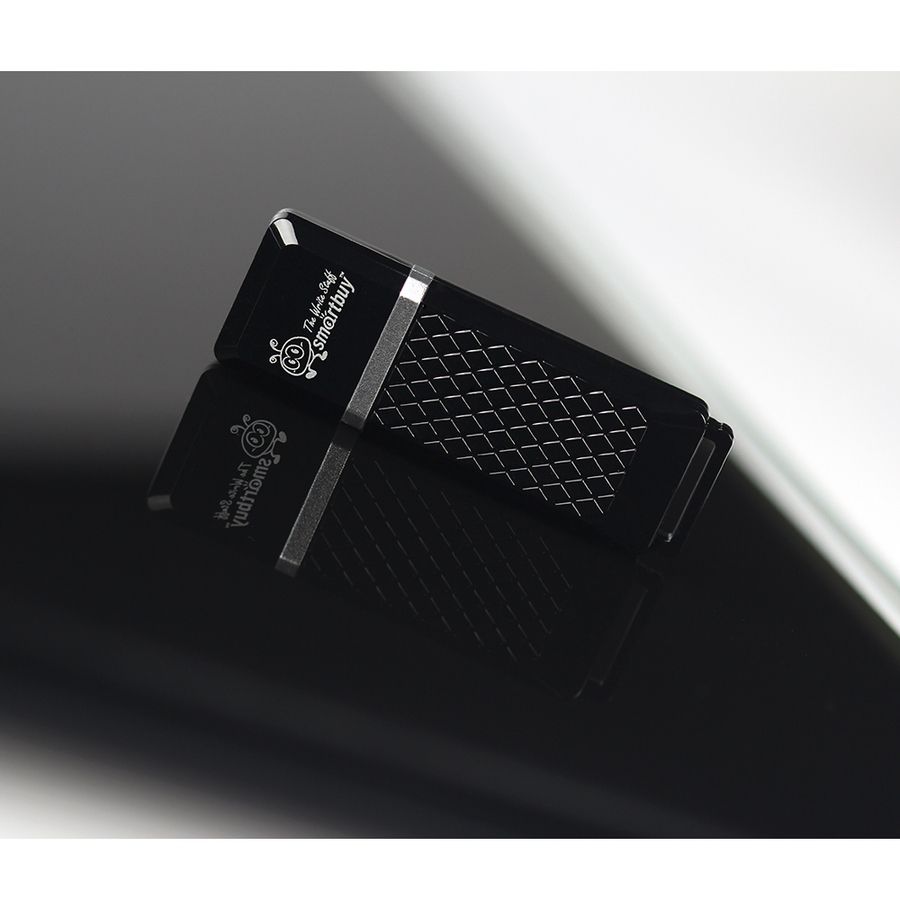 Флешка USB 32GB SMARTBUY Quartz, цвет черный