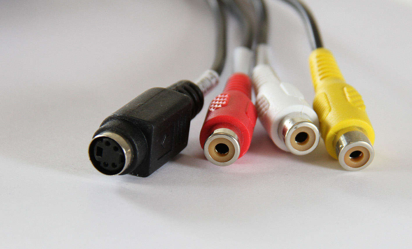 Аудио-видео адаптер EasyCap VCOM DU501 USB 2.0 - 3xRCA, S-Video (видео-захват, оцифровка видео кассет).