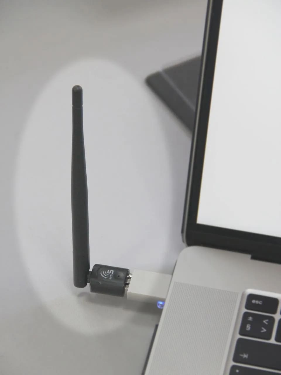 Wi-Fi адаптер SELENGA МT7601 для компьютеров и ТВ приставок, 2.4ГГц, 802.11b/g/n, 150Мбит/сек, USB 2.0, с антенной, цвет черный