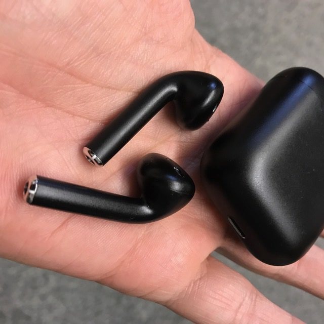 Гарнитура (наушники с микрофоном) беспроводная, цвет черный